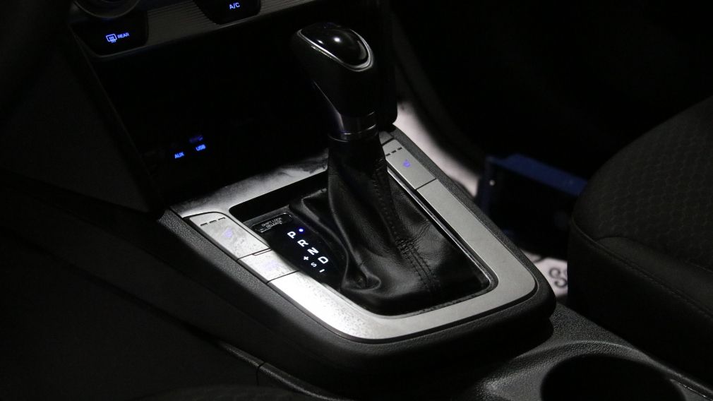 Hyundai Elantra Essential 2020 d&rsquo;occasion à vendre - 19