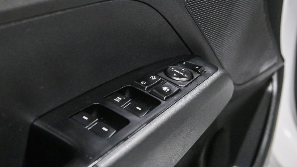 Hyundai Elantra Essential 2020 d&rsquo;occasion à vendre - 13