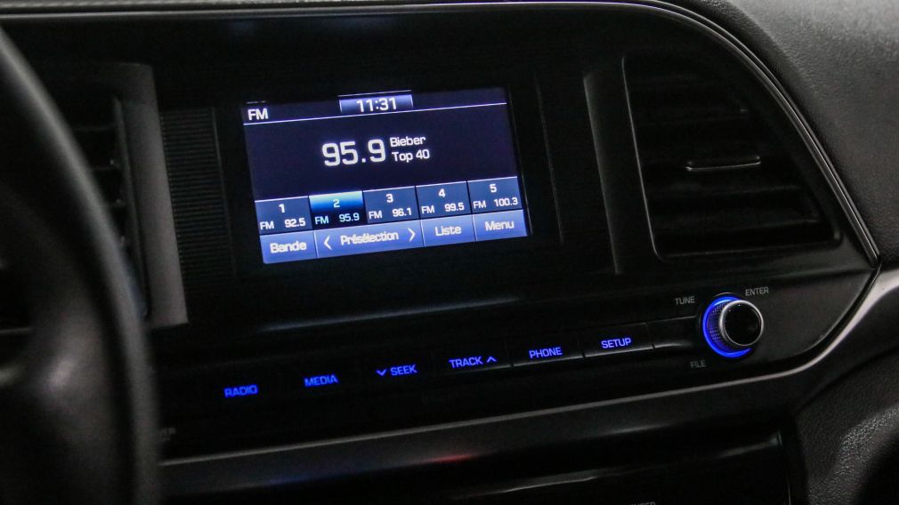 Hyundai Elantra Essential 2020 d&rsquo;occasion à vendre - 17