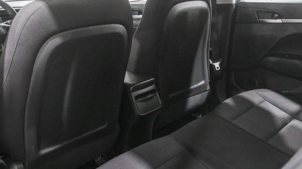 Hyundai Elantra Essential 2020 d&rsquo;occasion à vendre - 20