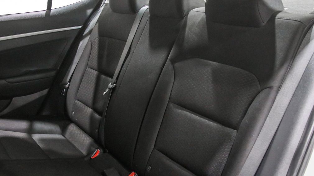 Hyundai Elantra Essential 2020 d&rsquo;occasion à vendre - 21