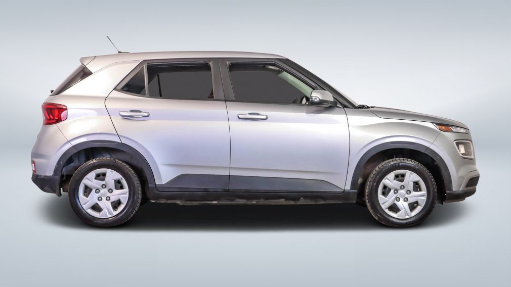 Hyundai Venue Essential 2024 d&rsquo;occasion à vendre - 8