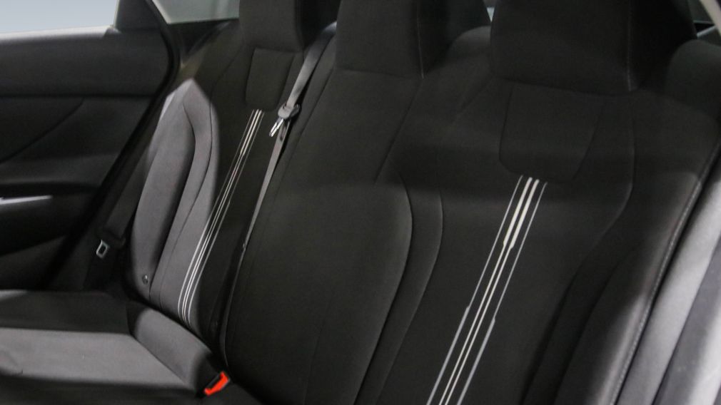 Hyundai Elantra Preferred 2022 d&rsquo;occasion à vendre - 19