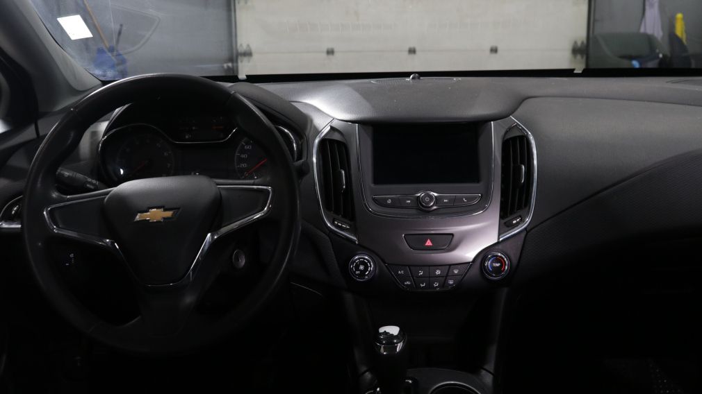 Chevrolet Cruze LS 2019 d&rsquo;occasion à vendre - 10
