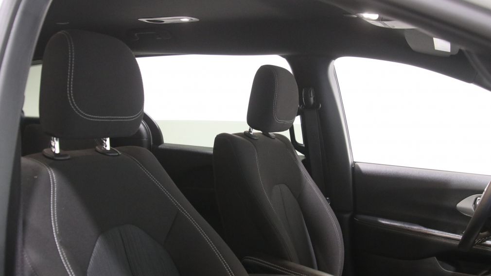 Chrysler Pacifica Touring 2023 d&rsquo;occasion à vendre - 25