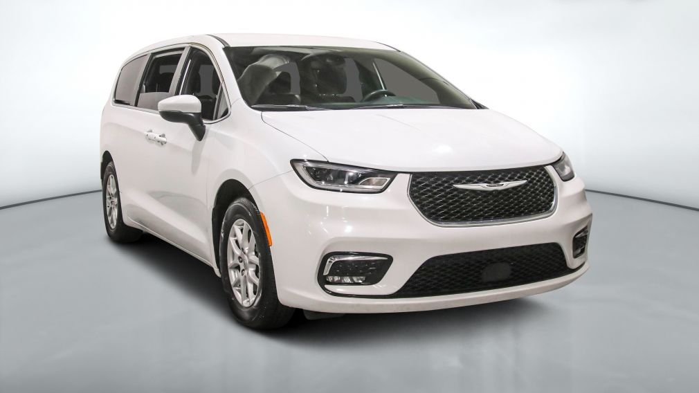 Chrysler Pacifica Touring 2023 d&rsquo;occasion à vendre - 1