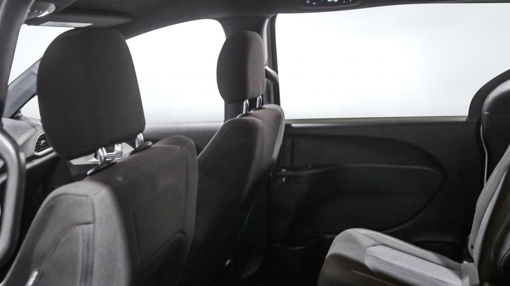 Chrysler Pacifica Touring 2023 d&rsquo;occasion à vendre - 19