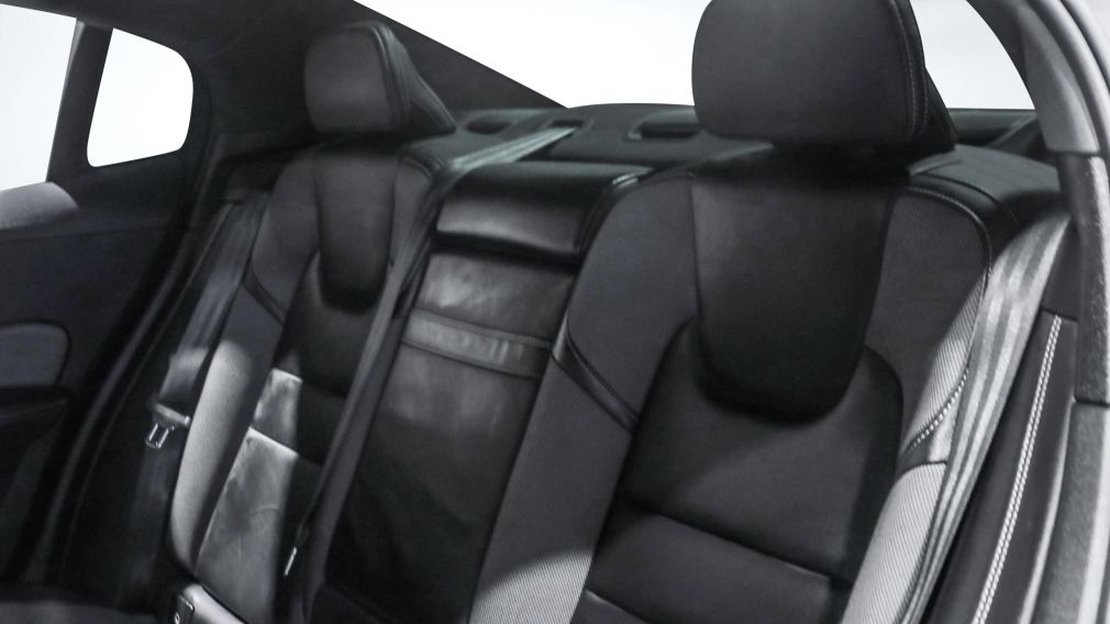 Volvo S60 R-Design 2022 d&rsquo;occasion à vendre - 19