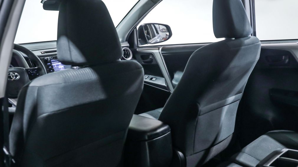 Toyota Rav 4 LE 2018 d&rsquo;occasion à vendre - 17