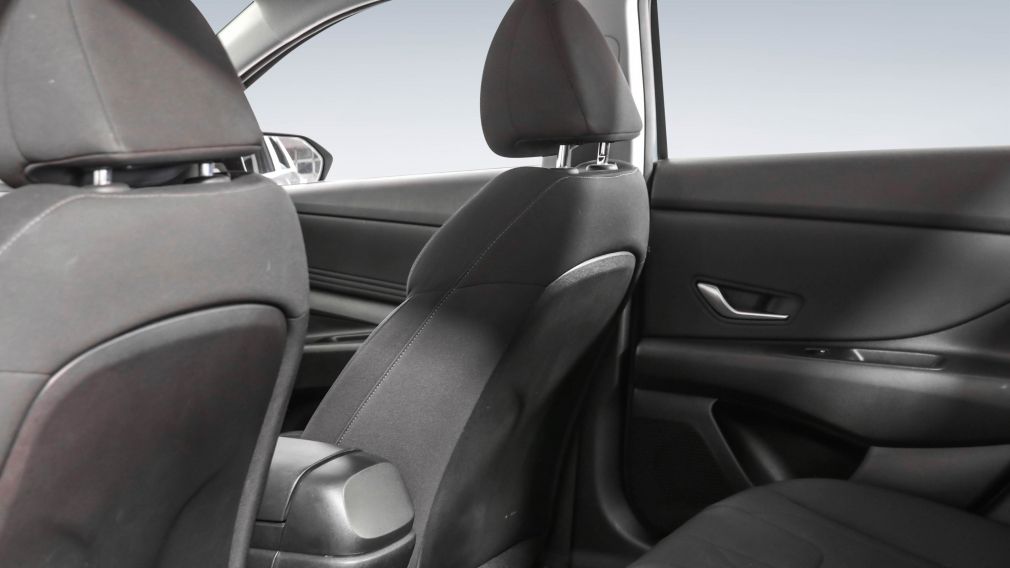 Hyundai Elantra Preferred 2023 d&rsquo;occasion à vendre - 21