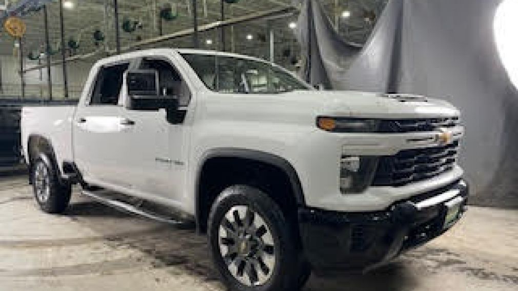 Chevrolet Silverado 2500HD Custom 2024 d’occasion à vendre - 1