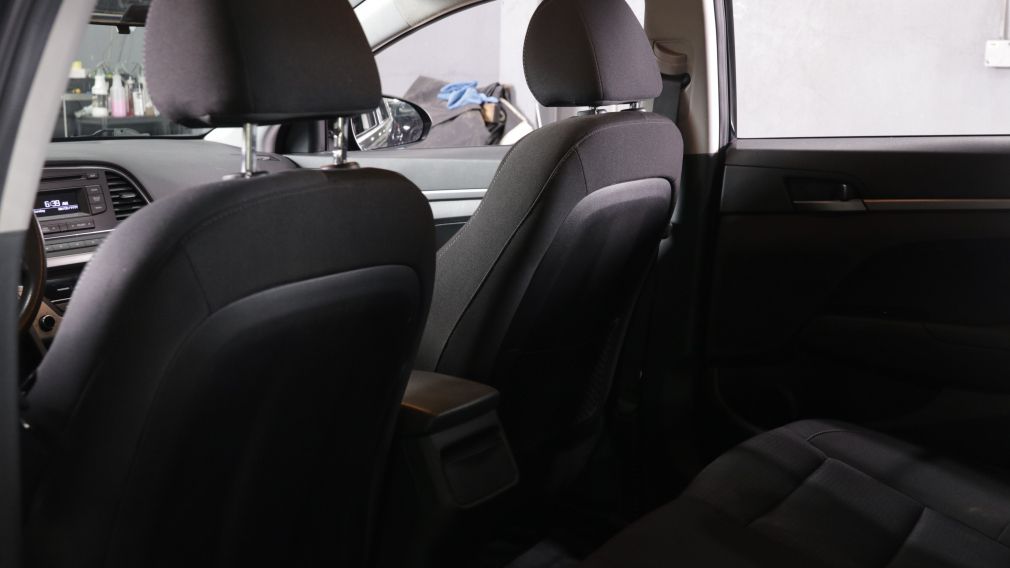 Hyundai Elantra LE 2018 d’occasion à vendre - 17