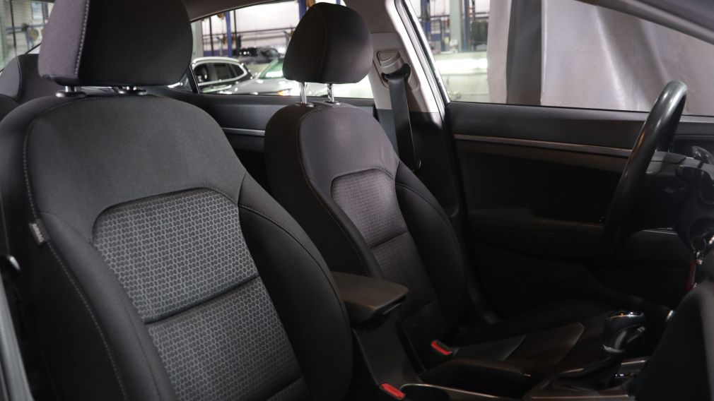 Hyundai Elantra LE 2018 d’occasion à vendre - 20
