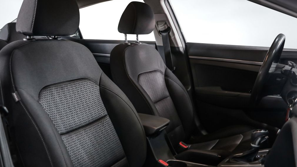 Hyundai Elantra LE 2018 d’occasion à vendre - 20