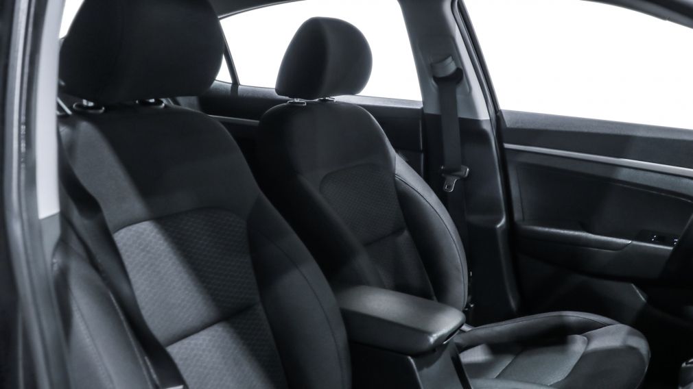 Hyundai Elantra Essential 2020 d’occasion à vendre - 21