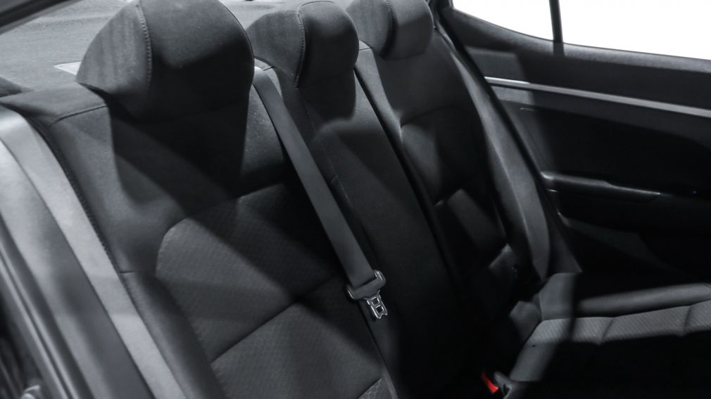 Hyundai Elantra Essential 2020 d’occasion à vendre - 19