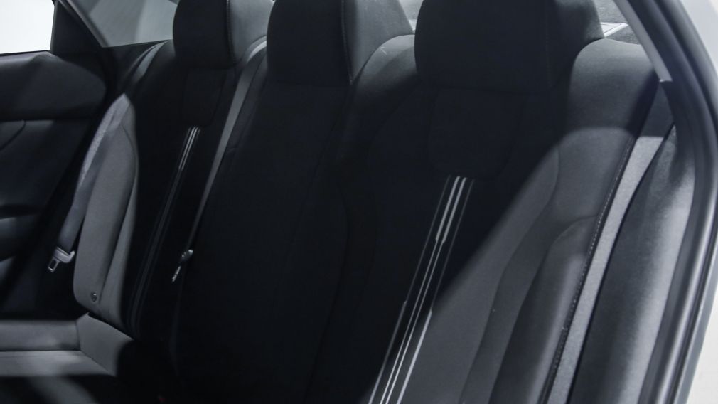 Hyundai Elantra Preferred 2022 d&rsquo;occasion à vendre - 18
