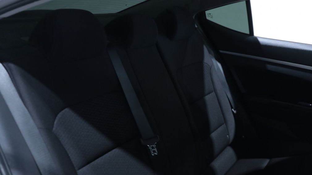 Hyundai Elantra Preferred w/Sun & Safety Package 2020 d&rsquo;occasion à vendre - 19