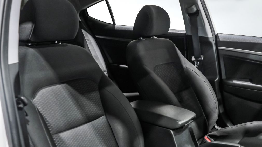 Hyundai Elantra Preferred w/Sun & Safety Package 2020 d&rsquo;occasion à vendre - 21