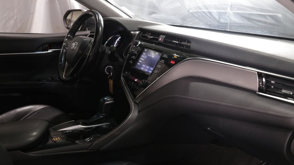Toyota Camry SE 2018 d&rsquo;occasion à vendre - 19