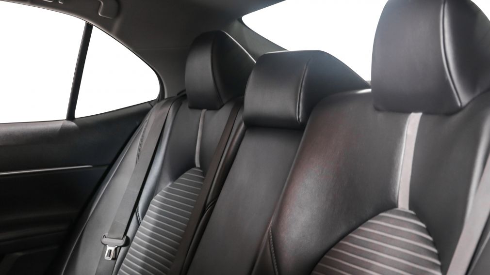 Toyota Camry SE 2018 d&rsquo;occasion à vendre - 16