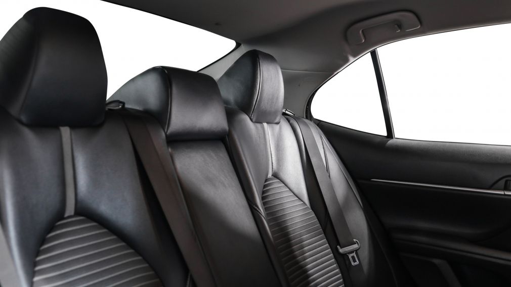 Toyota Camry SE 2018 d&rsquo;occasion à vendre - 17