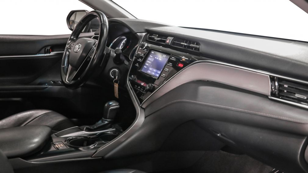 Toyota Camry SE 2018 d&rsquo;occasion à vendre - 19