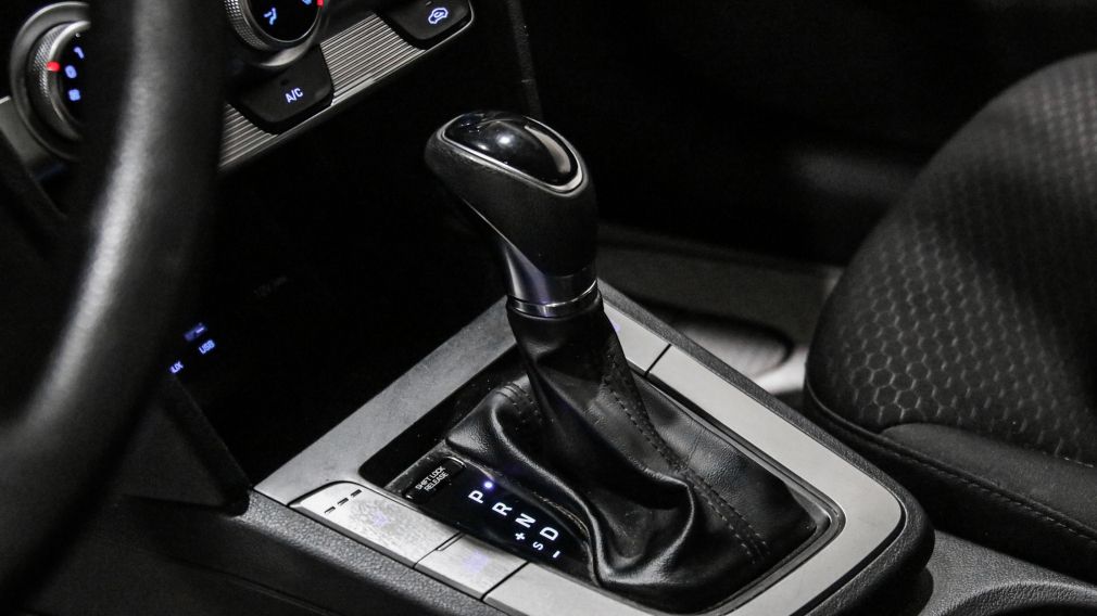 Hyundai Elantra Essential 2020 d’occasion à vendre - 17