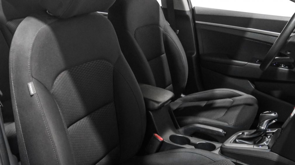 Hyundai Elantra Essential 2020 d’occasion à vendre - 20