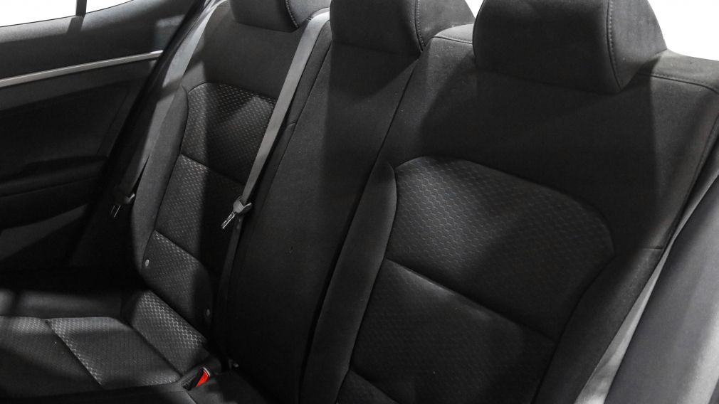 Hyundai Elantra Essential 2020 d’occasion à vendre - 19