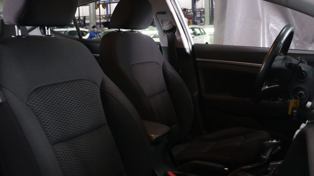 Hyundai Elantra Preferred 2019 d&rsquo;occasion à vendre - 21