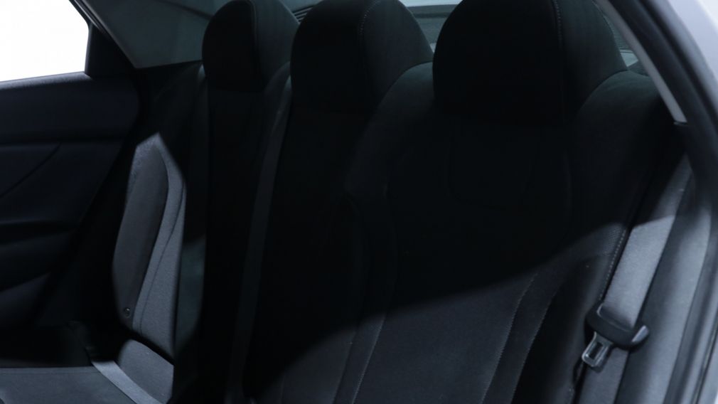 Hyundai Elantra Essential 2021 d&rsquo;occasion à vendre - 18