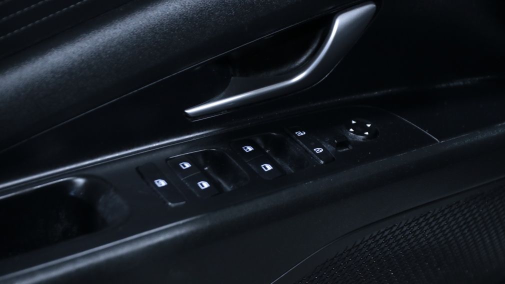 Hyundai Elantra Essential 2021 d&rsquo;occasion à vendre - 10