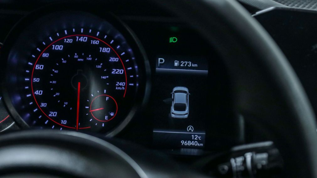 Hyundai Elantra Essential 2021 d&rsquo;occasion à vendre - 14