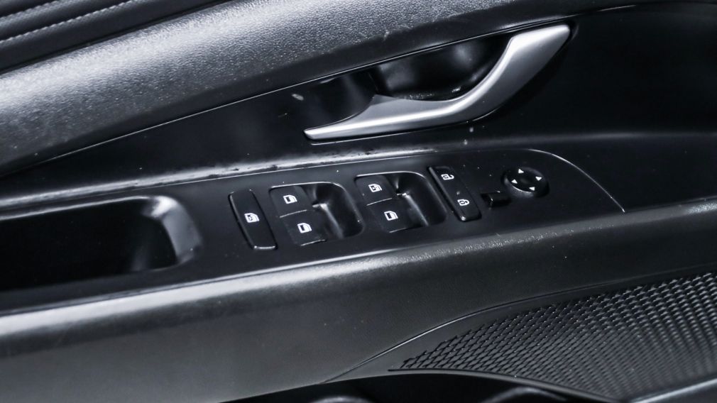 Hyundai Elantra Preferred 2023 d&rsquo;occasion à vendre - 10