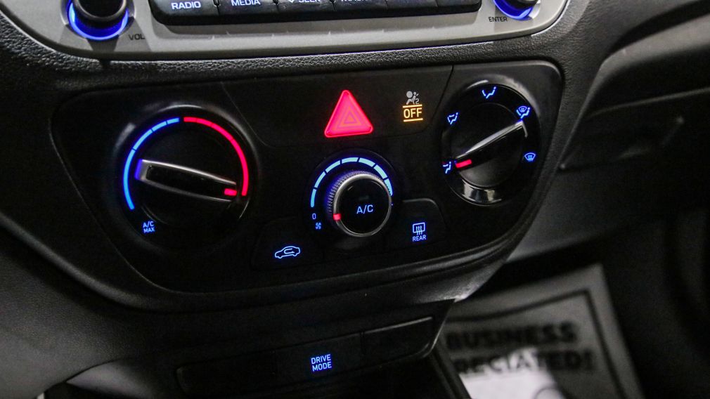 Hyundai Accent Essential w/Comfort Package 2020 d’occasion à vendre - 14