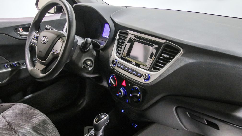 Hyundai Accent Essential w/Comfort Package 2020 d’occasion à vendre - 22