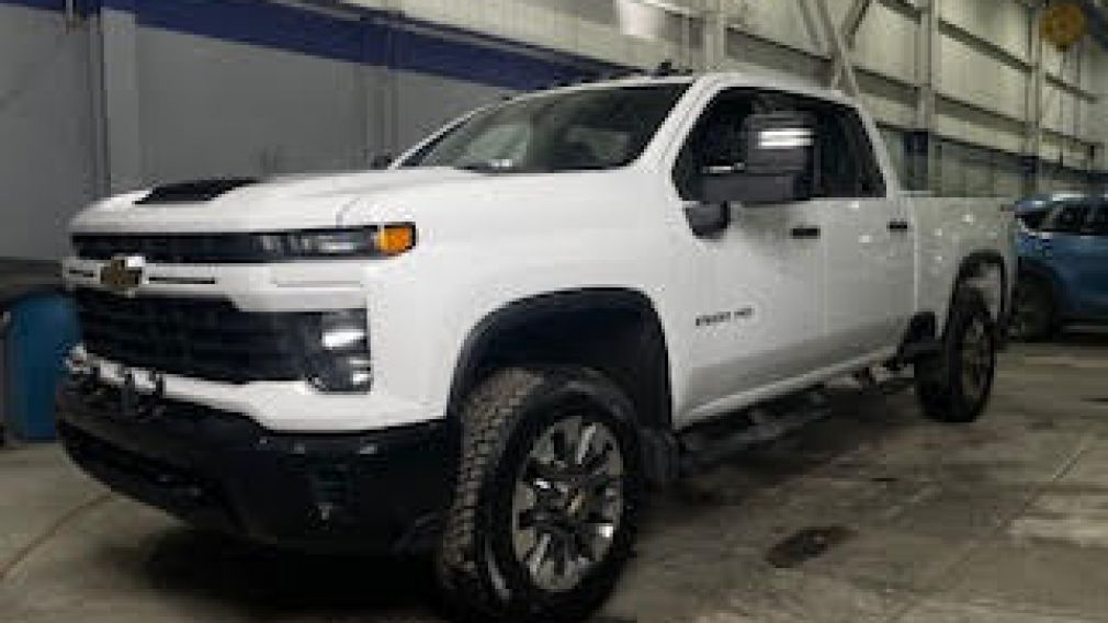 Chevrolet Silverado 2500HD Custom 2024 d&rsquo;occasion à vendre - 3