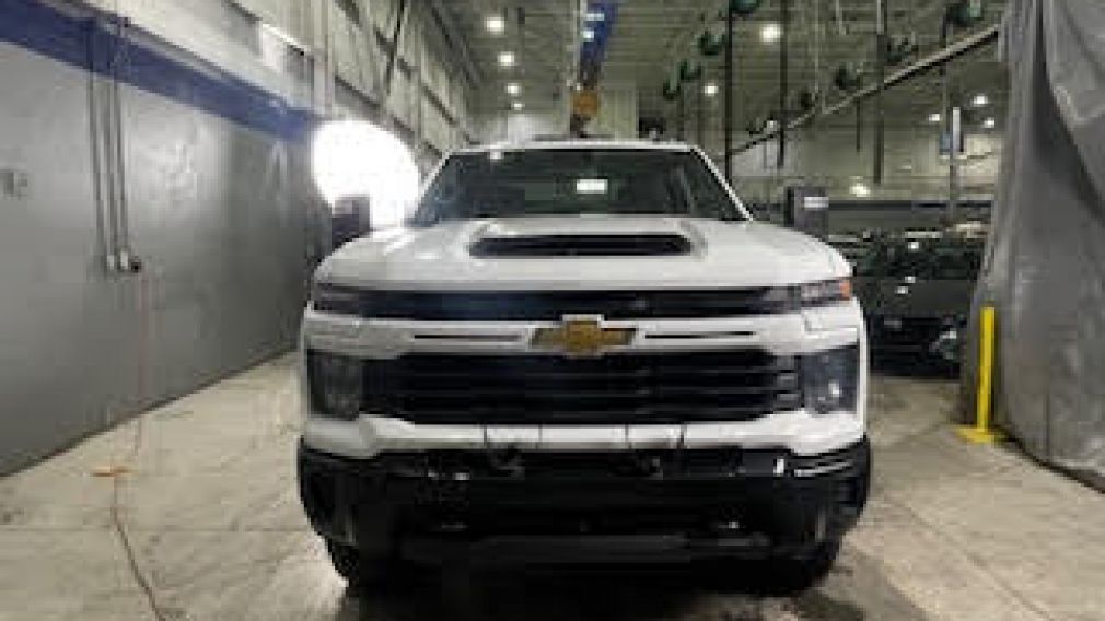 Chevrolet Silverado 2500HD Custom 2024 d&rsquo;occasion à vendre - 2