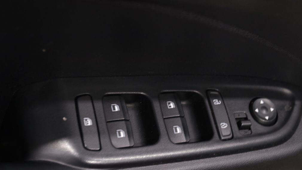 Hyundai Venue Essential 2022 d&rsquo;occasion à vendre - 9