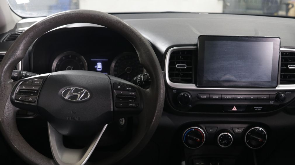 Hyundai Venue Essential 2022 d&rsquo;occasion à vendre - 10