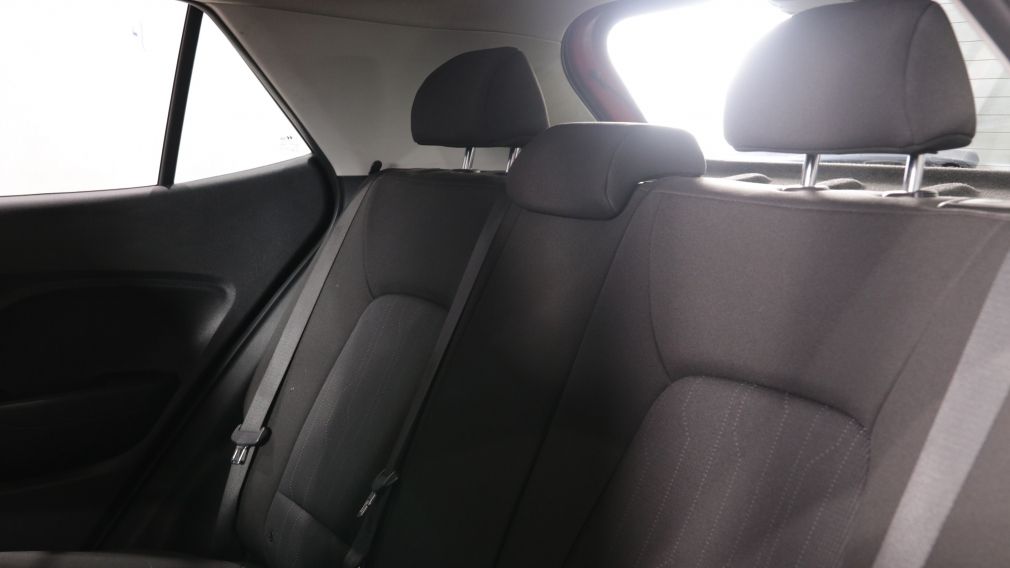 Hyundai Venue Essential 2022 d&rsquo;occasion à vendre - 18