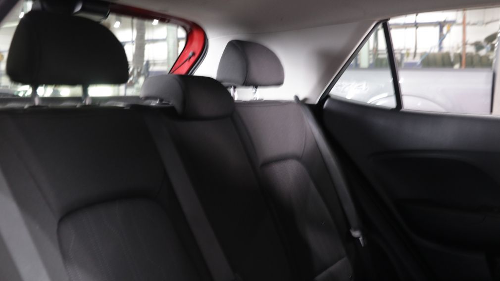 Hyundai Venue Essential 2022 d&rsquo;occasion à vendre - 19