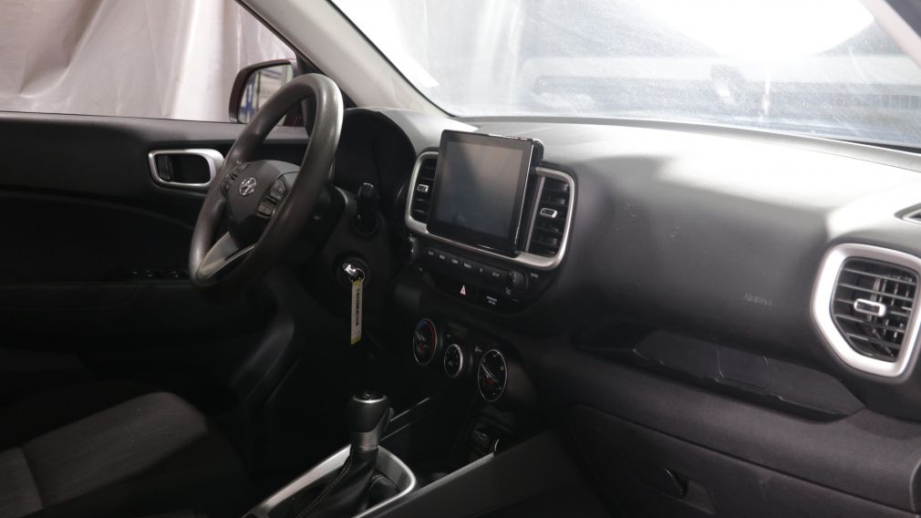 Hyundai Venue Essential 2022 d&rsquo;occasion à vendre - 21