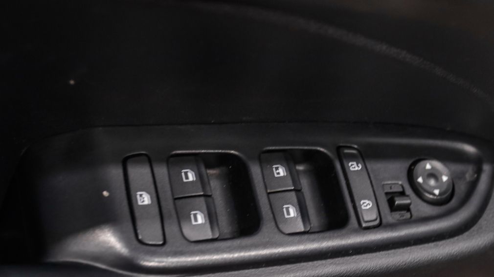 Hyundai Venue Essential 2022 d&rsquo;occasion à vendre - 9