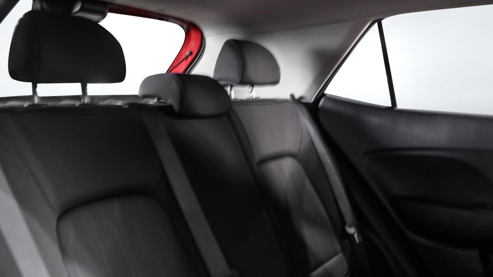 Hyundai Venue Essential 2022 d&rsquo;occasion à vendre - 19