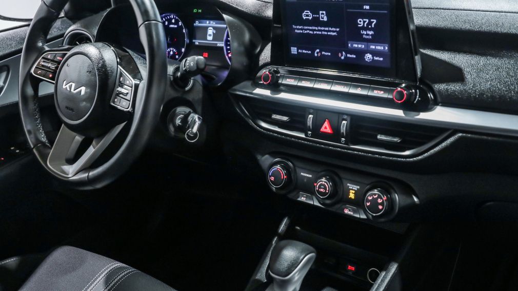 Kia Forte LX 2023 d&rsquo;occasion à vendre - 21