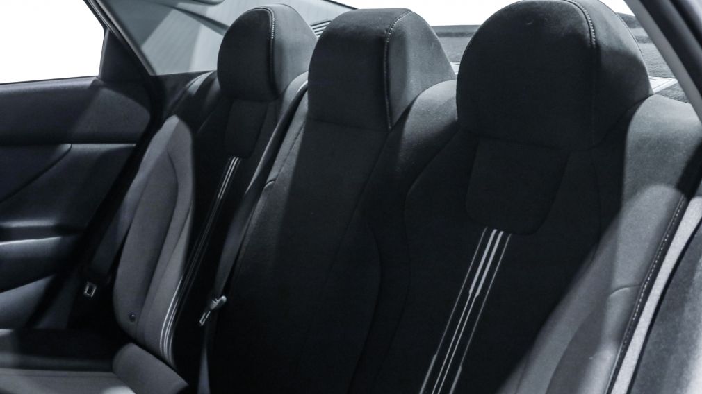 Hyundai Elantra Preferred 2023 d’occasion à vendre - 18