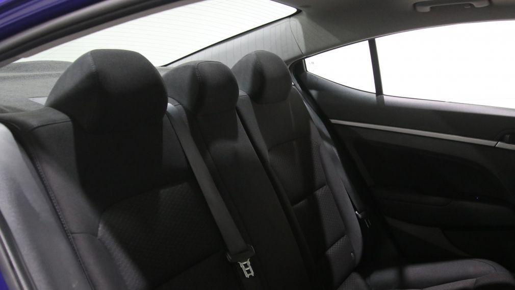 Hyundai Elantra Preferred w/Sun & Safety Package 2020 d&rsquo;occasion à vendre - 21