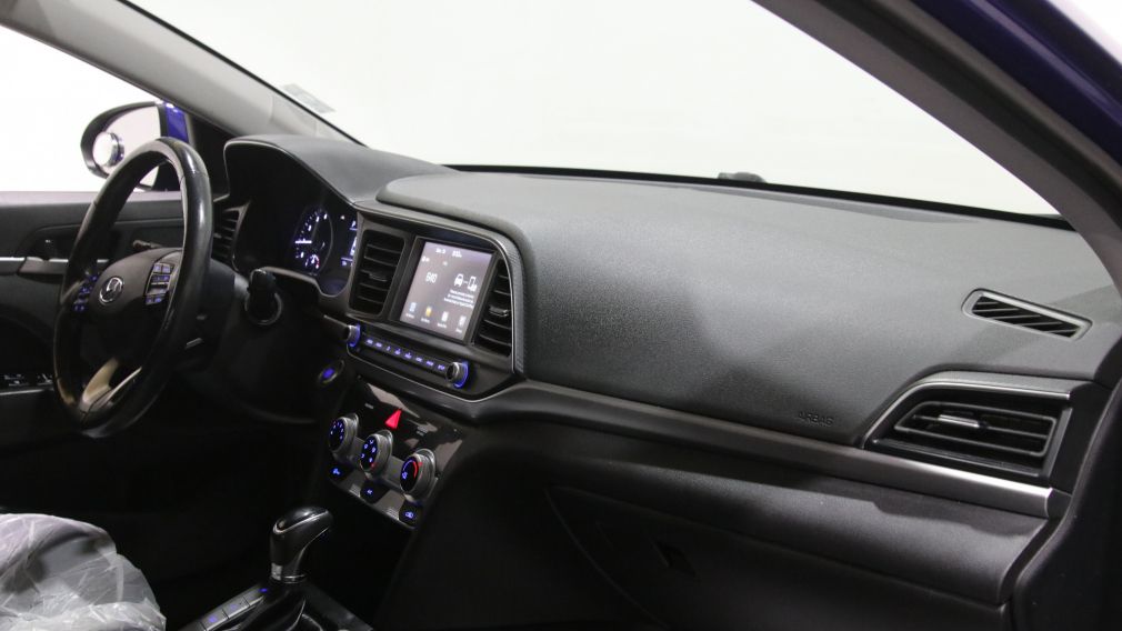 Hyundai Elantra Preferred w/Sun & Safety Package 2020 d&rsquo;occasion à vendre - 23